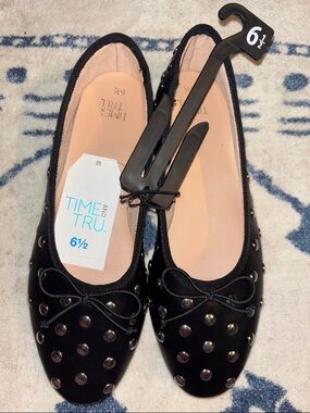 Time and Tru Black Studded Bow Ballet Flats!  Size 6.5 NWT